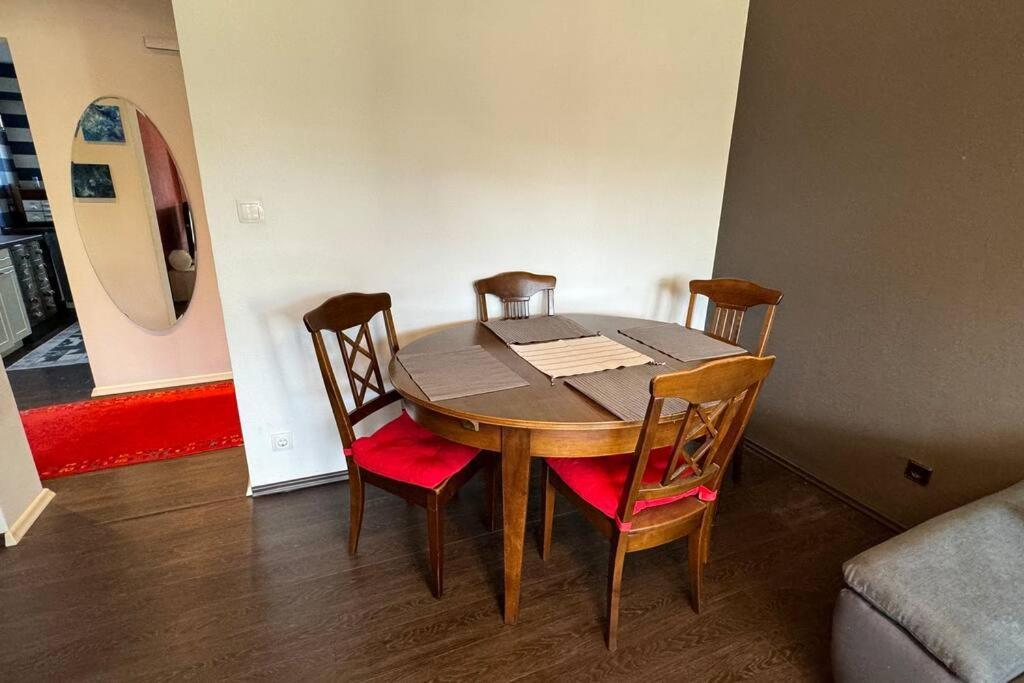 Monikas Home - Gemuetliche 3-Zimmer-Wohnung Im Herzen Von Бёблинген Экстерьер фото